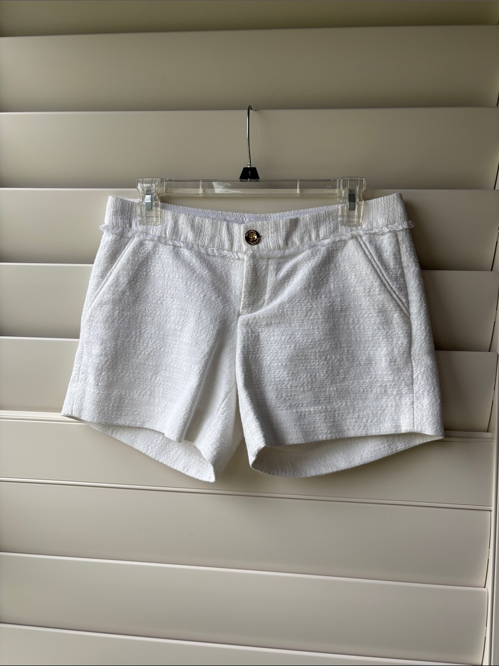 Lilly Pulitzer White Textured dress Shorts size 2